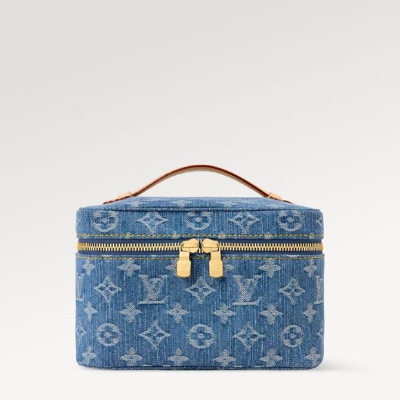 Louis Vuitton Handbags - Classic Louis Vuitton Bag: A Stylish and Versatile Choice for Elegance